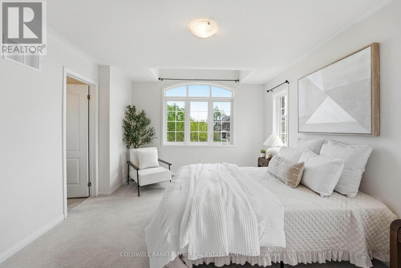 35 CLIFF THOMPSON COURT - 19