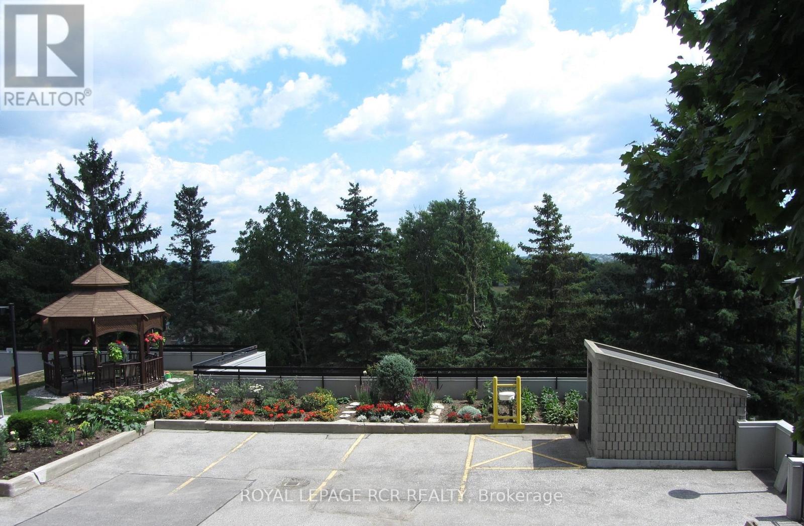 #1011 40 WILLIAM ROE BOULEVARD - 25