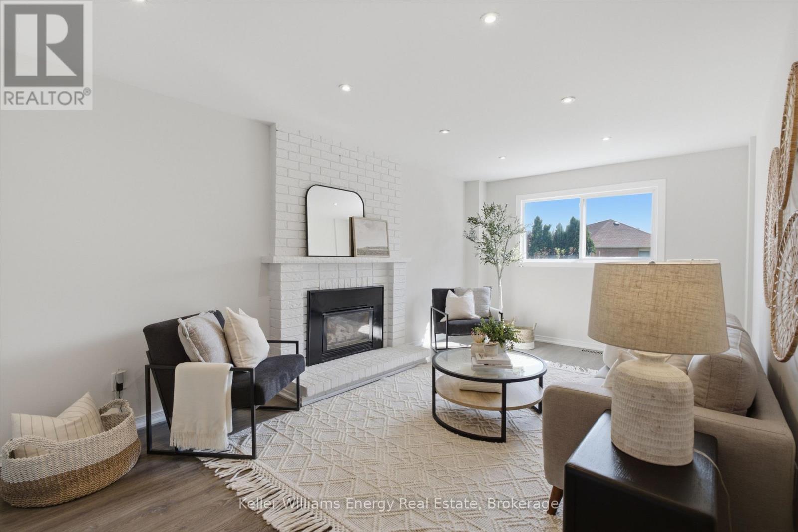 21 ROTHERGLEN ROAD N - 14