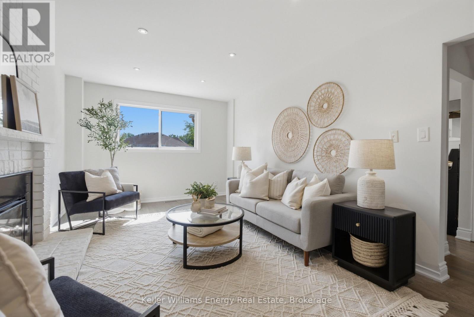 21 ROTHERGLEN ROAD N - 15