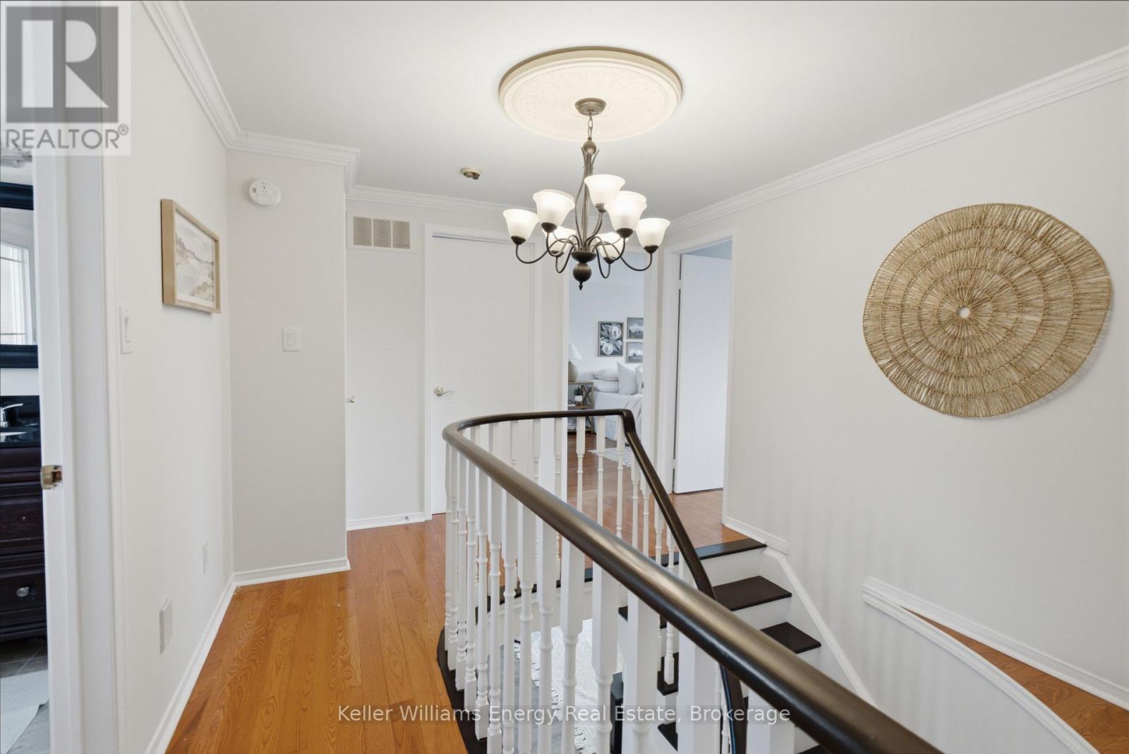 21 ROTHERGLEN ROAD N - 21