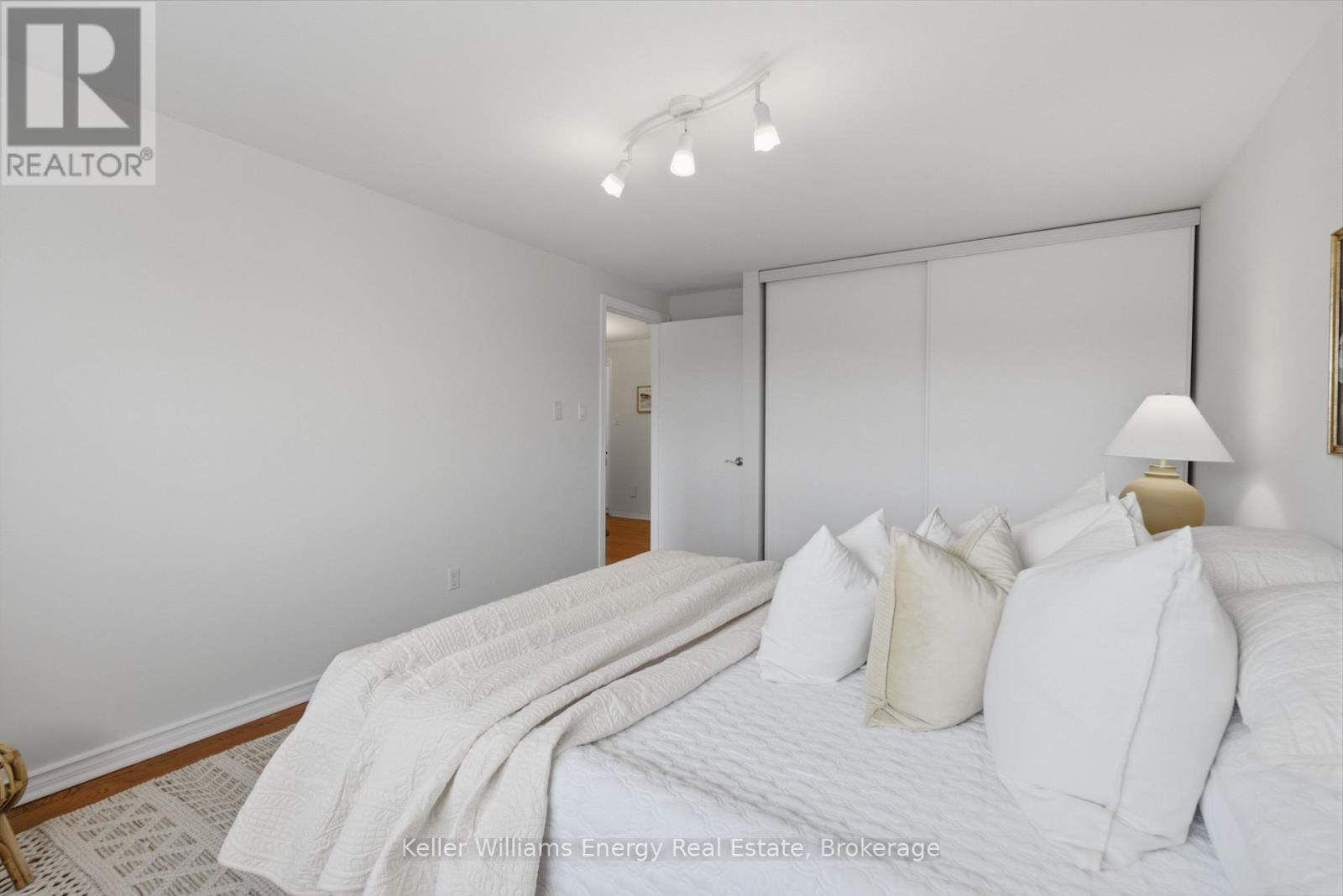 21 ROTHERGLEN ROAD N - 29