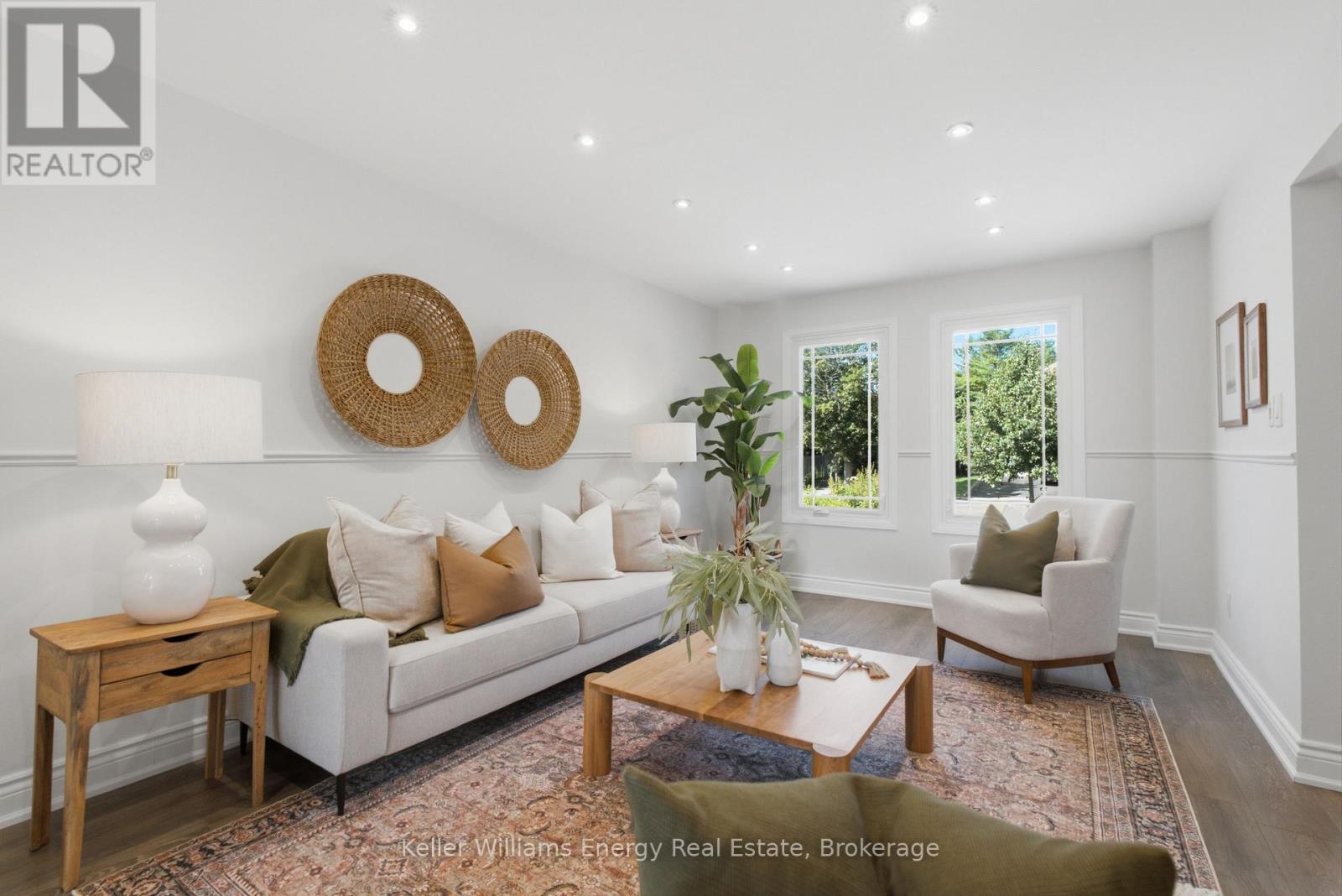 21 ROTHERGLEN ROAD N - 3