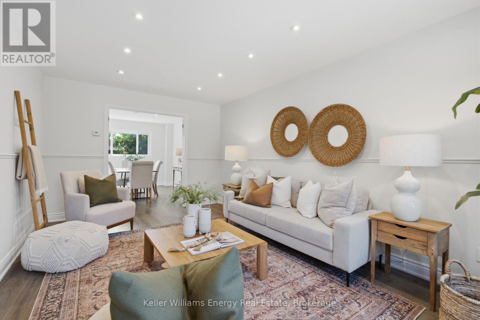 21 ROTHERGLEN ROAD N - 4