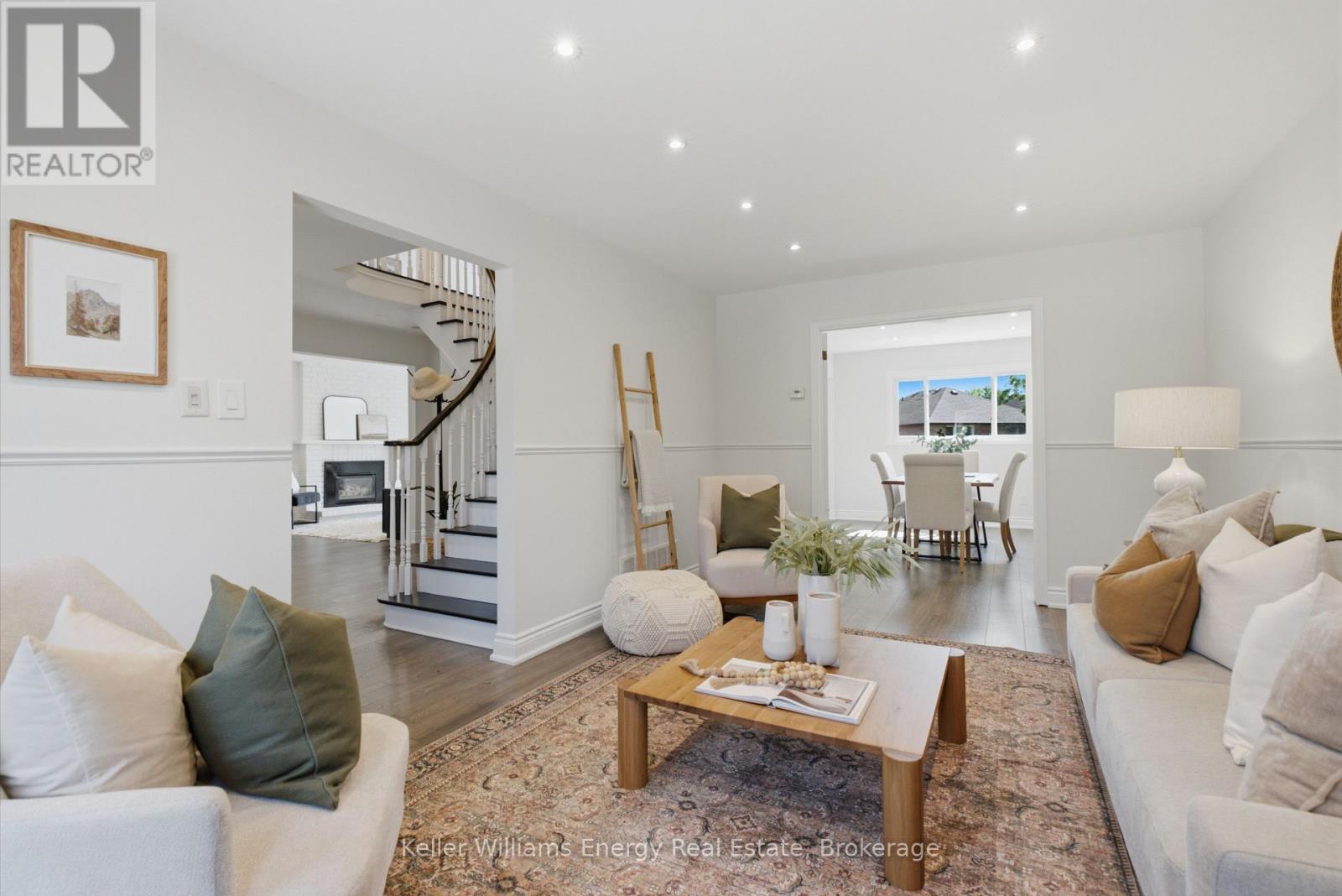 21 ROTHERGLEN ROAD N - 5