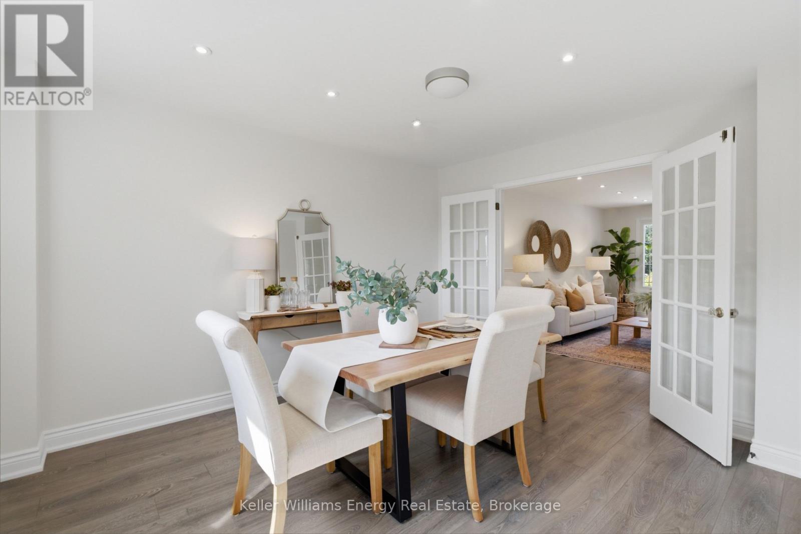 21 ROTHERGLEN ROAD N - 6