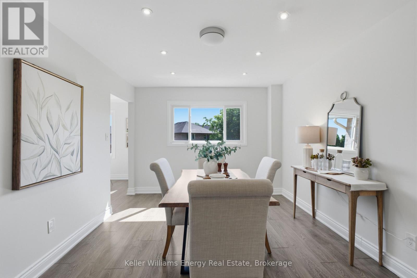 21 ROTHERGLEN ROAD N - 7