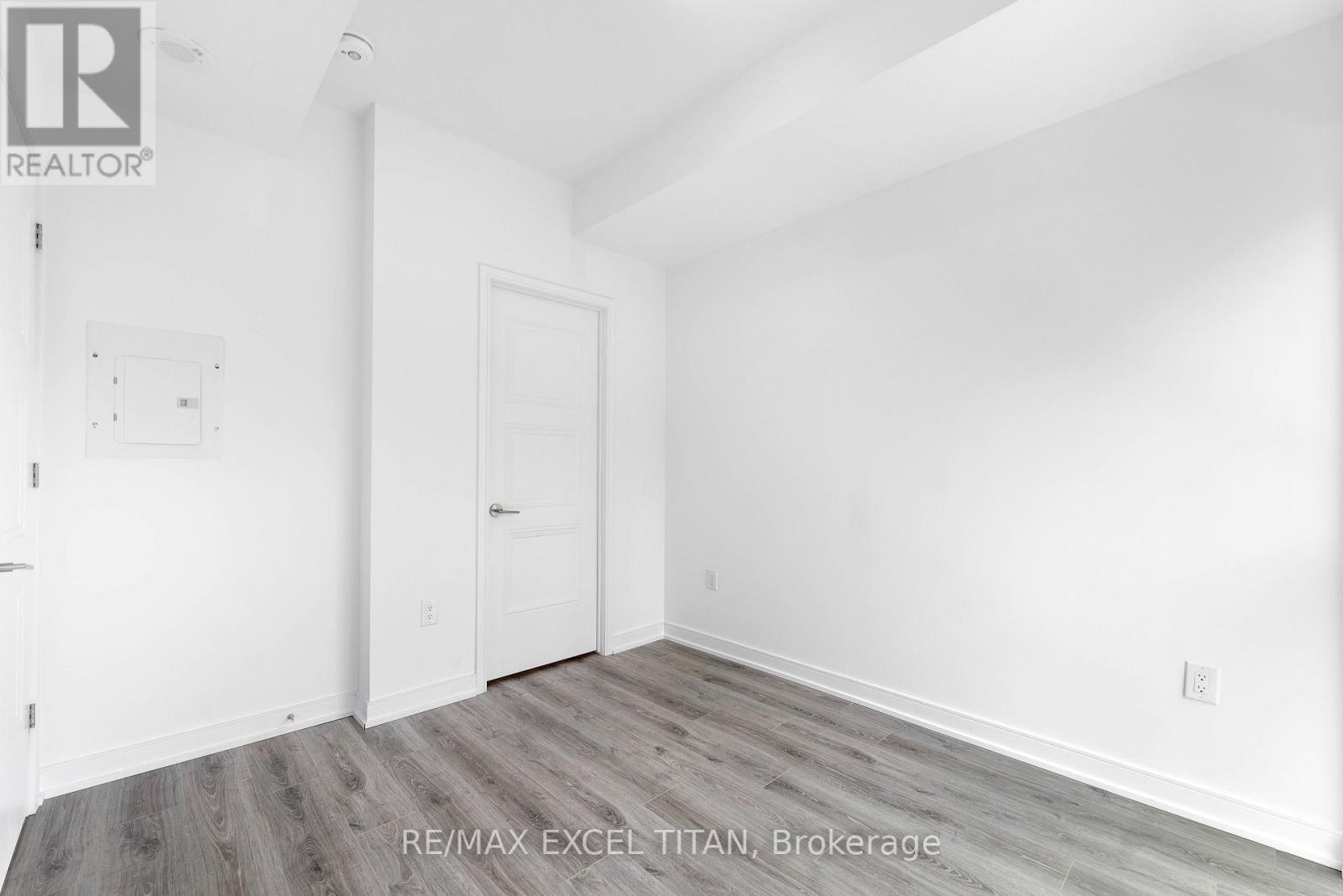 #205 25 NEIGHBOURHOOD LANE - 28