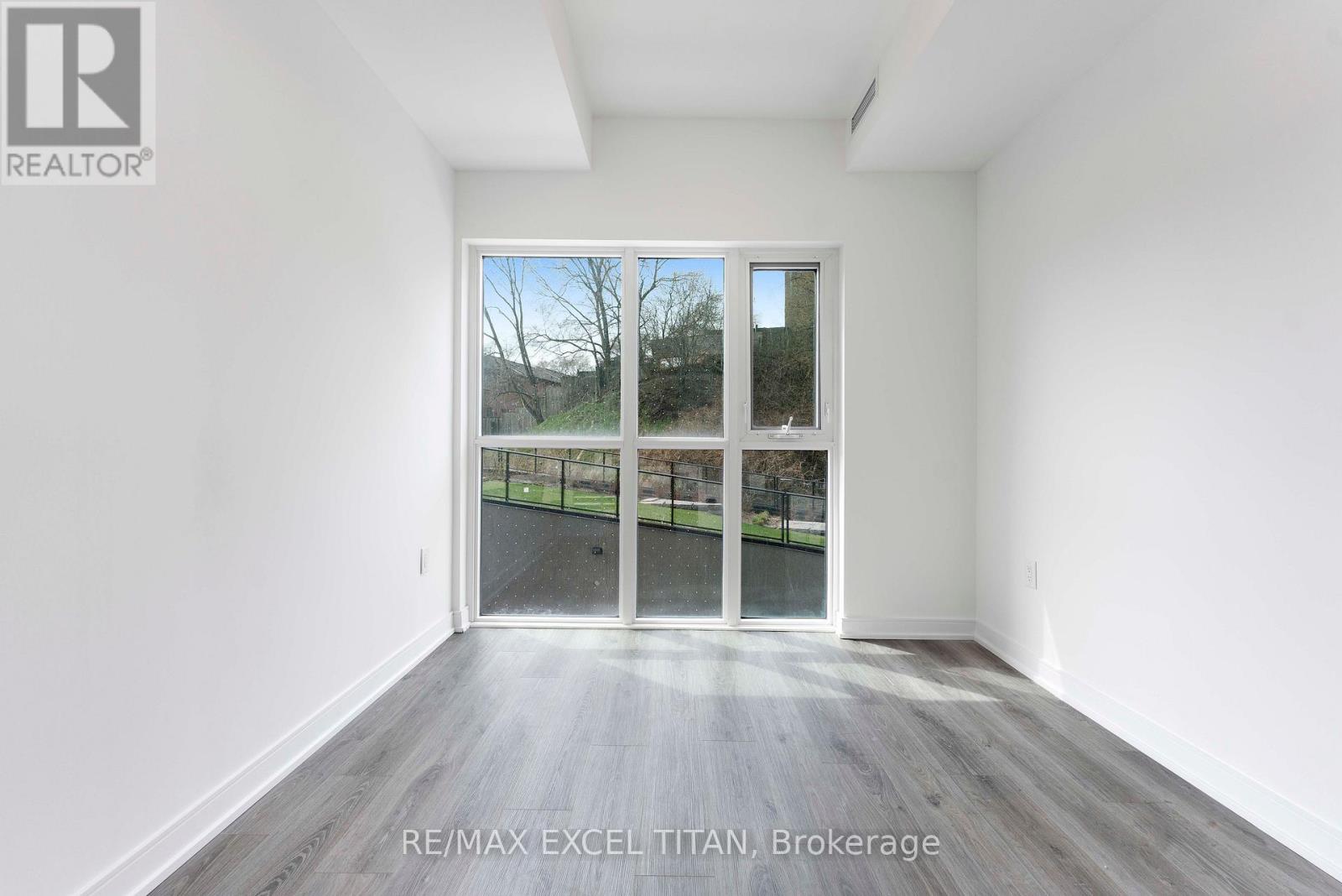 #205 25 NEIGHBOURHOOD LANE - 26