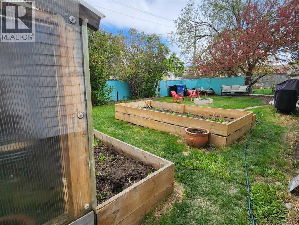 7304 5 Street SW - 22