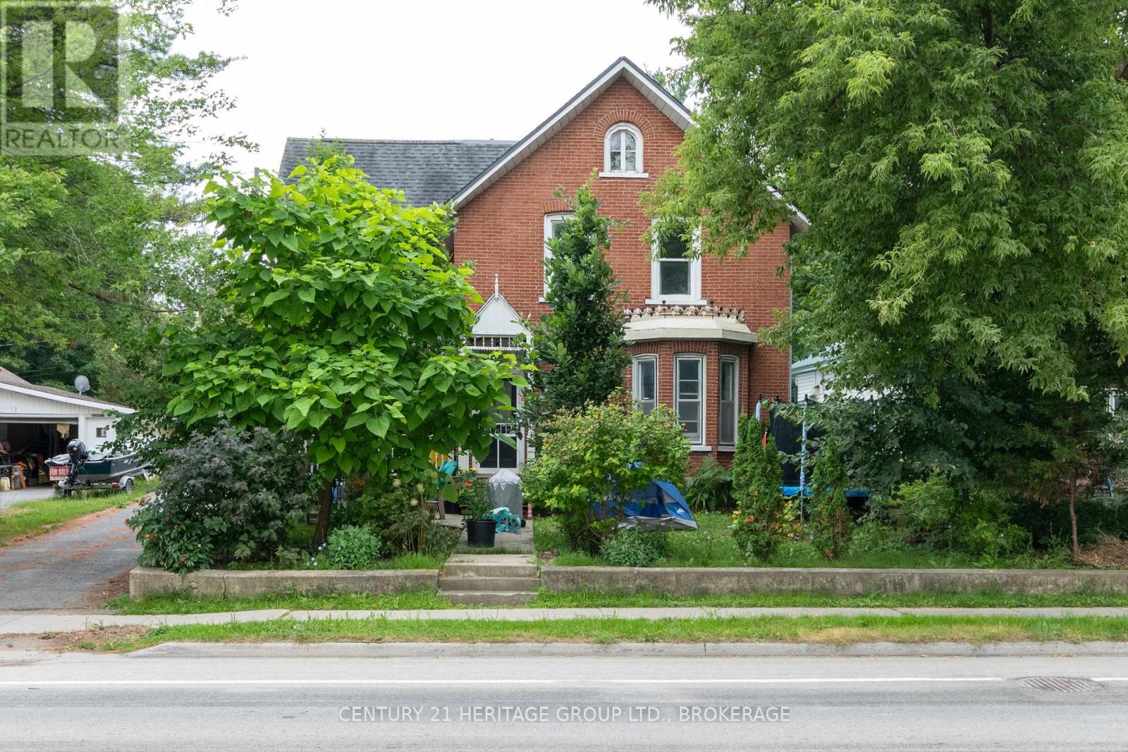 625 KING STREET W - 1