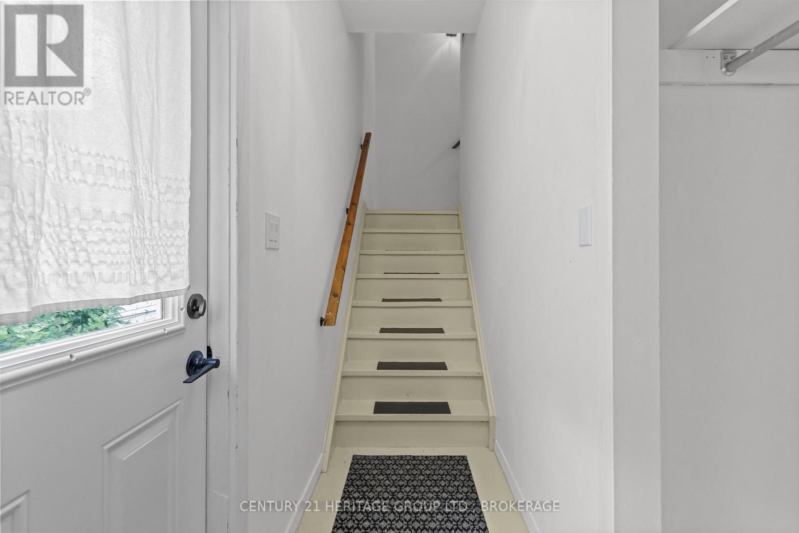 625 KING STREET W - 11