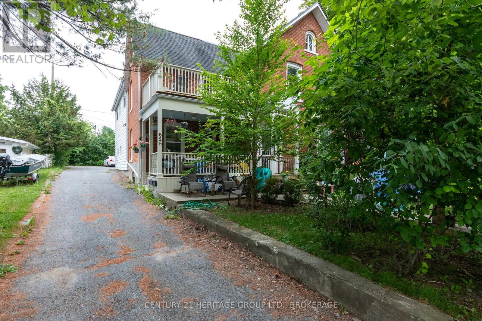625 KING STREET W - 2