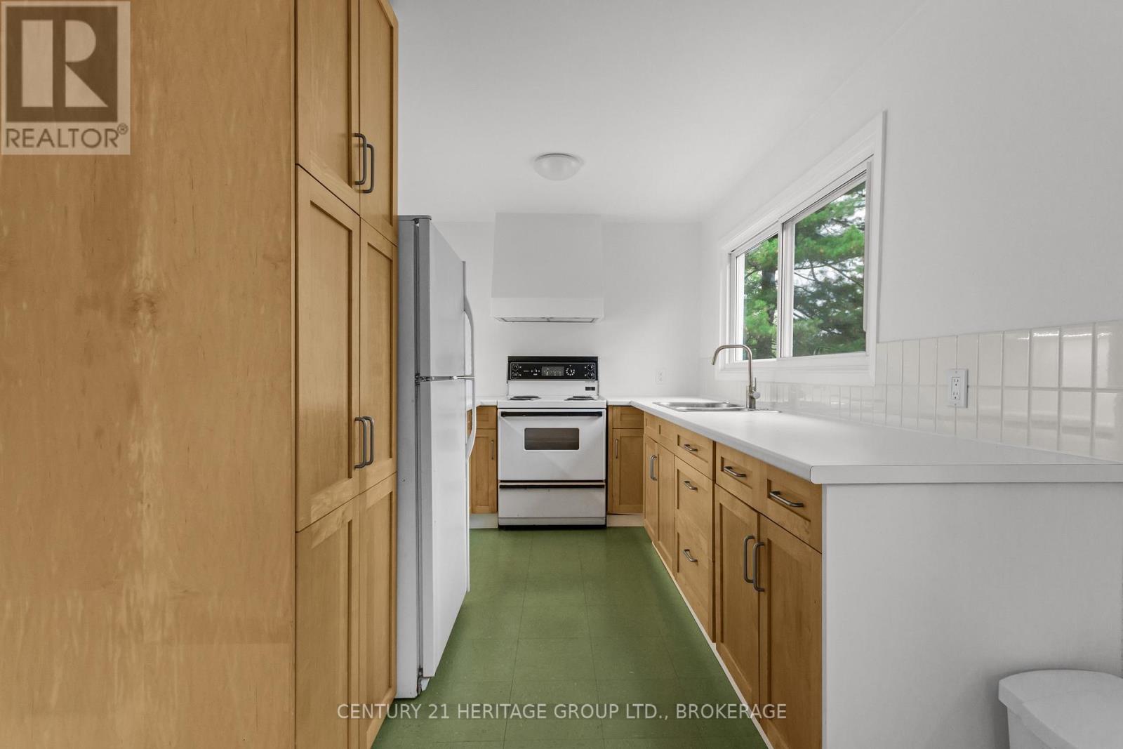 625 KING STREET W - 21