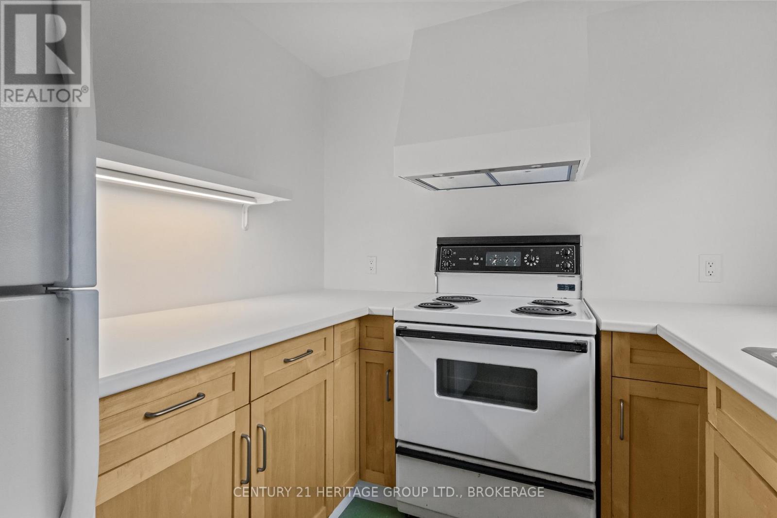 625 KING STREET W - 22
