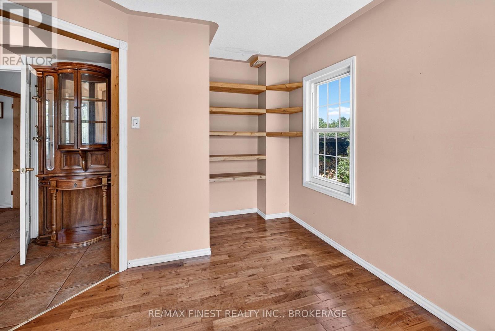 141 SILVER LAKE LANE 22 - Image 5