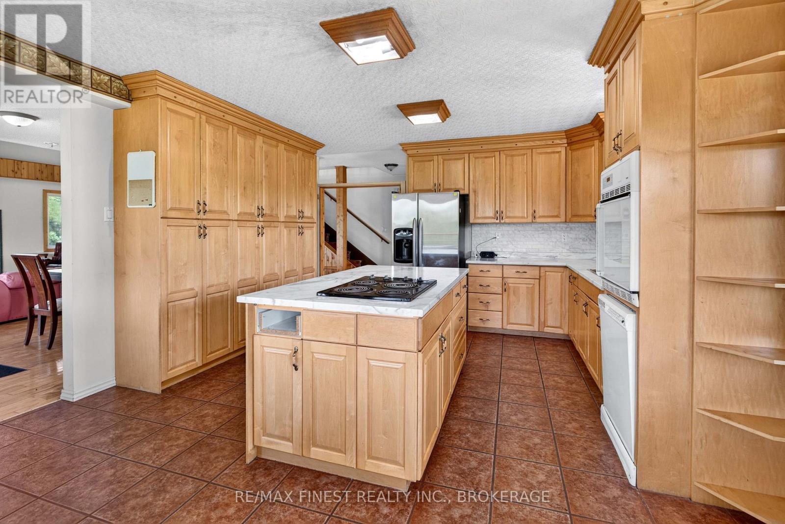 141 SILVER LAKE LANE 22 - Image 9