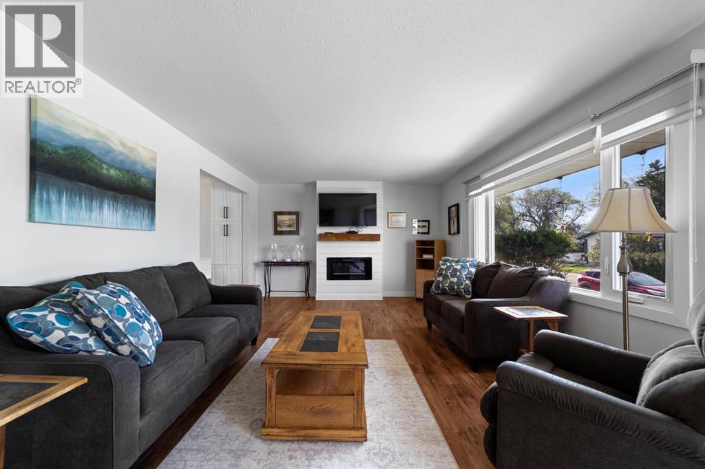6306 44A Avenue - 4