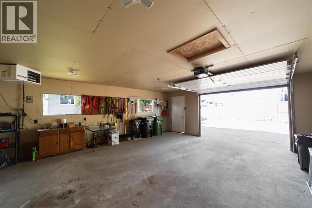6306 44A Avenue - 28