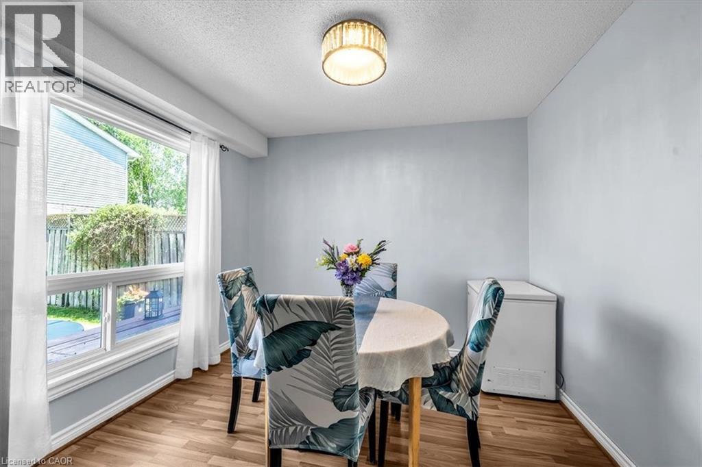 732 BENNETT Crescent - 11