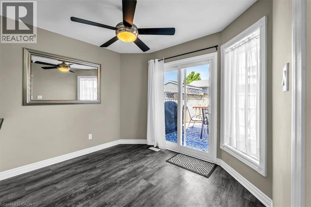 732 BENNETT Crescent - 12