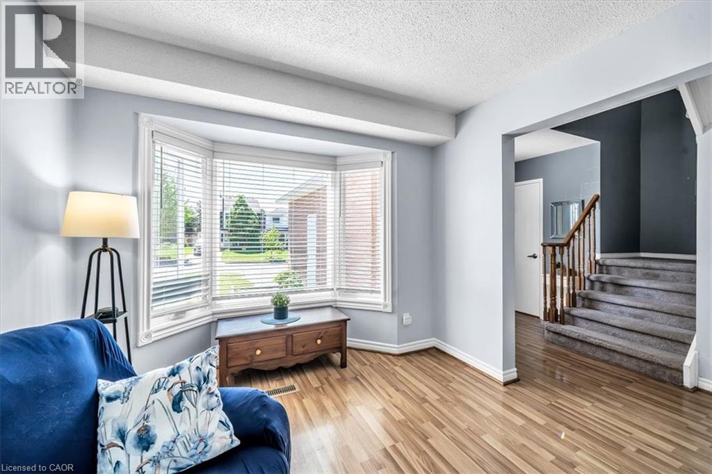 732 BENNETT Crescent - 13