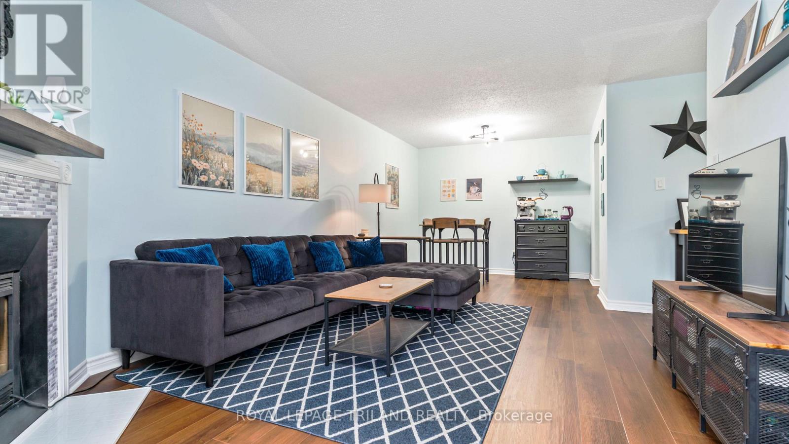 #116 735 DEVERON CRESCENT - 4