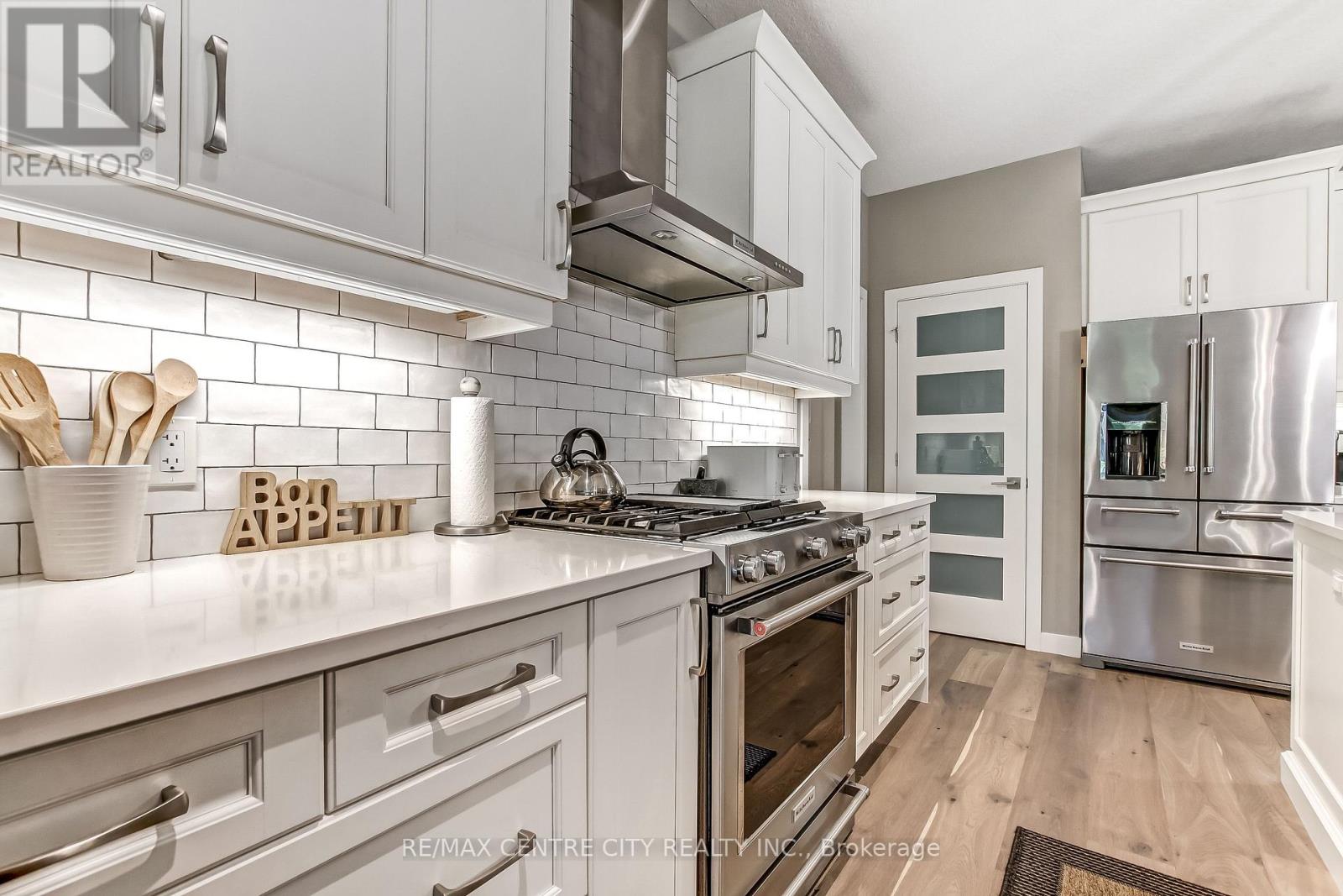 23 LINCOLN'S COVE - Image 16