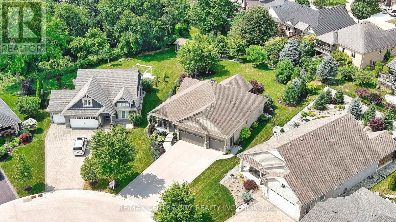 23 LINCOLN'S COVE - Image 2