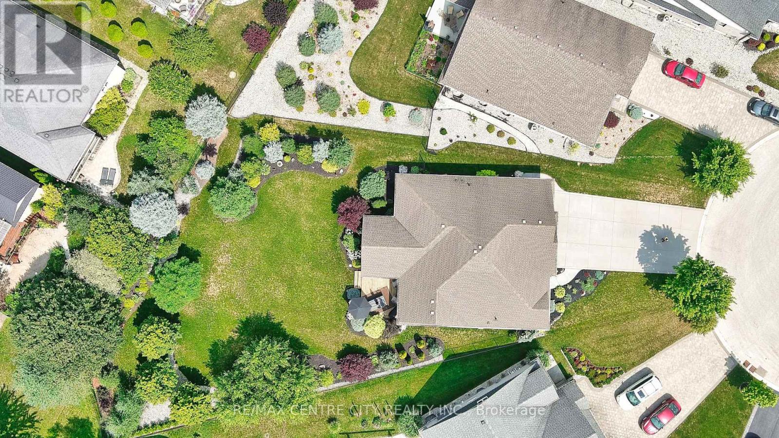 23 LINCOLN'S COVE - Image 4