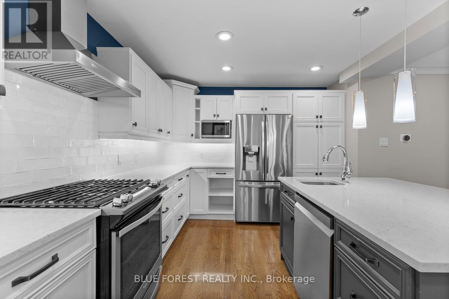 935 COUNTRY CLUB PLACE - Image 13