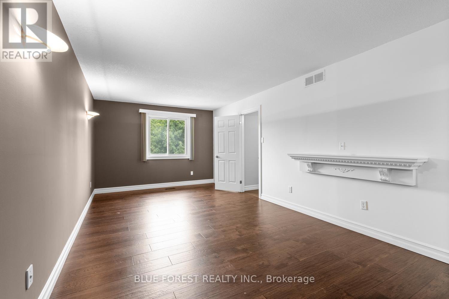 935 COUNTRY CLUB PLACE - Image 26