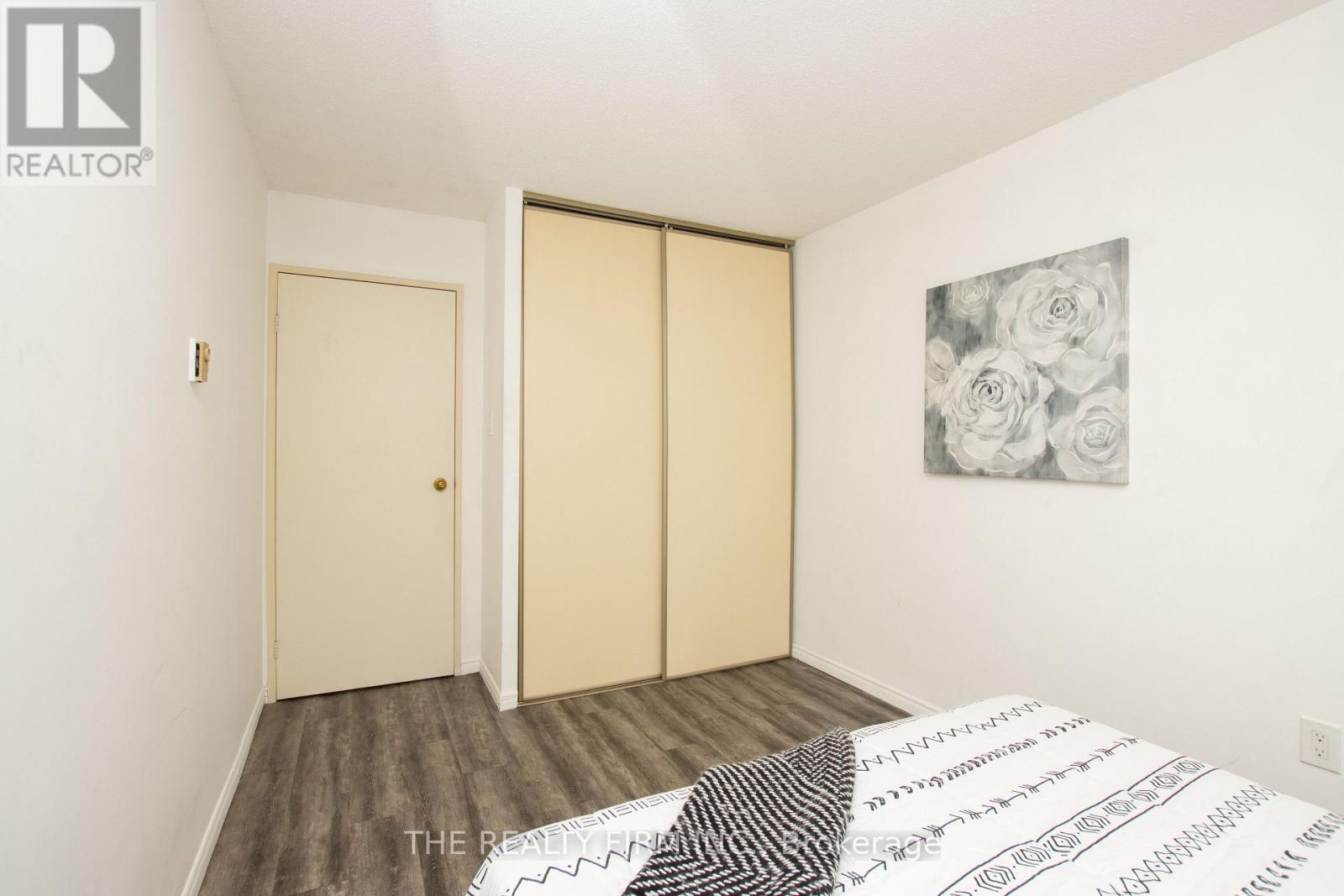 #403 135 BASELINE ROAD W - 22