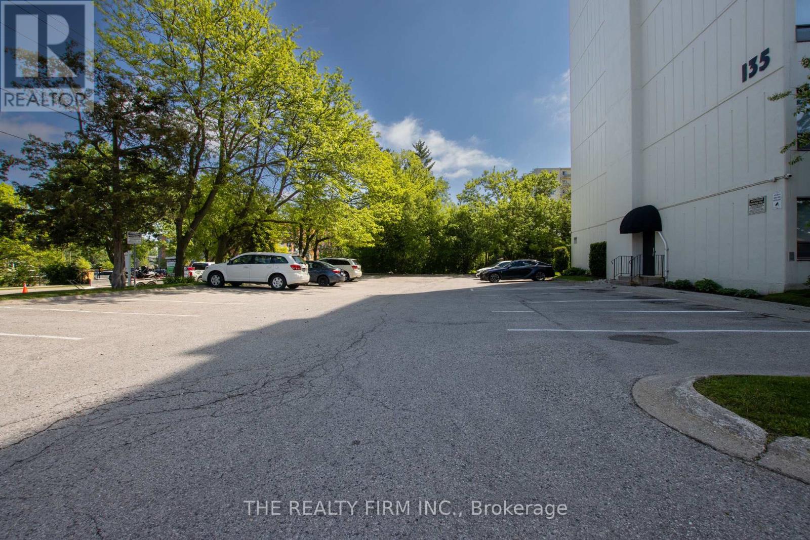 #403 135 BASELINE ROAD W - 27