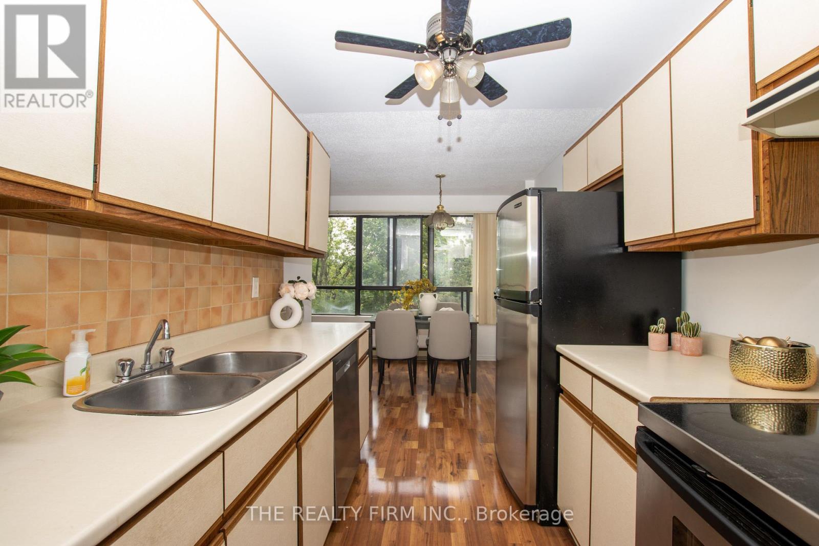 #403 135 BASELINE ROAD W - 7