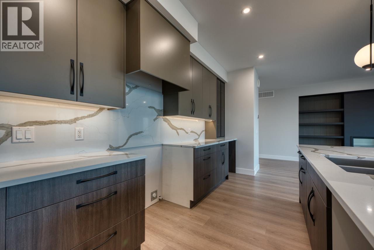  1030 Emslie Street, Kelowna