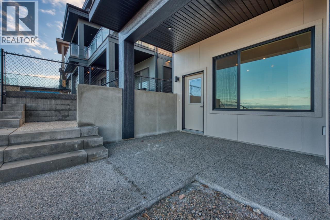  1030 Emslie Street, Kelowna