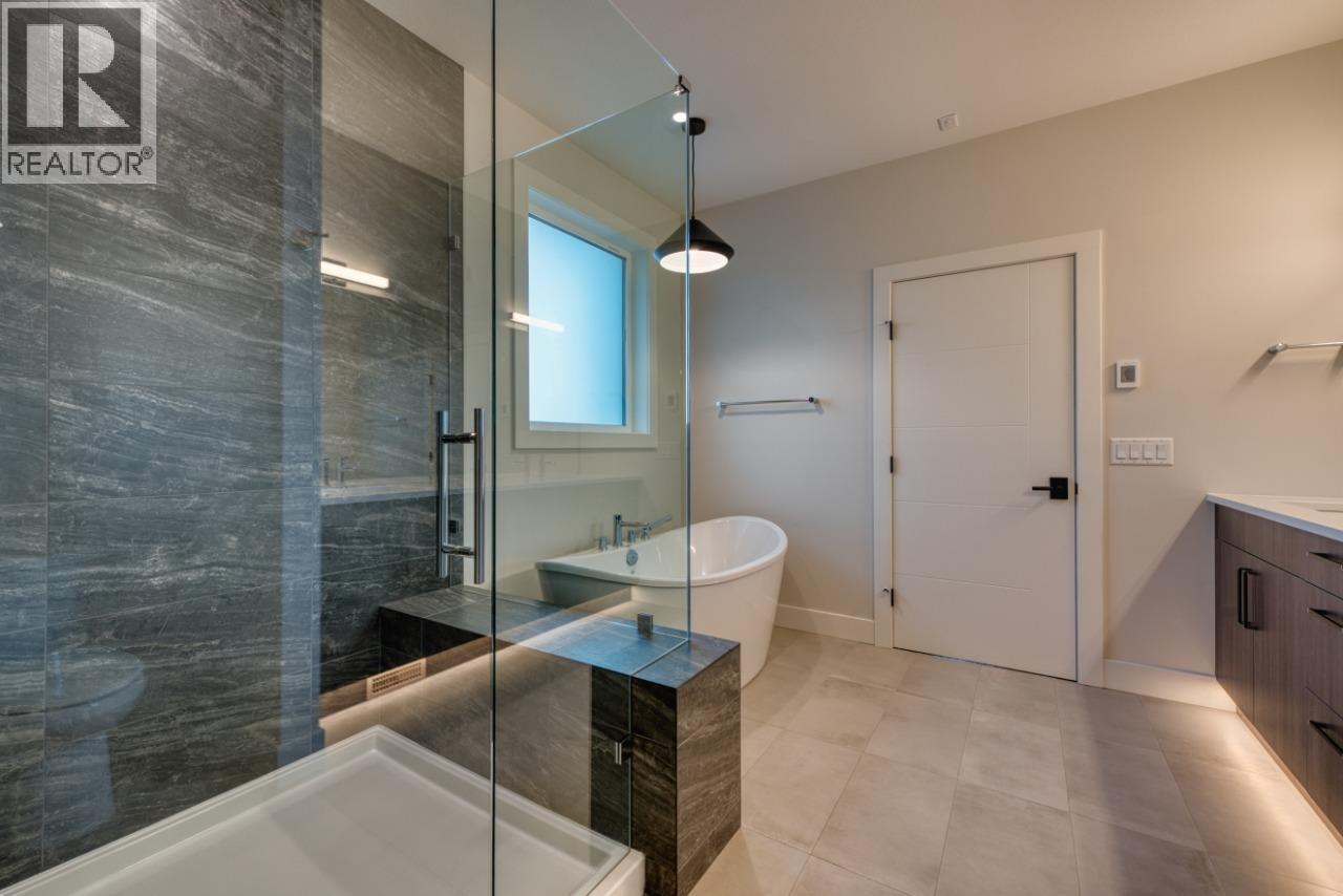  1030 Emslie Street, Kelowna