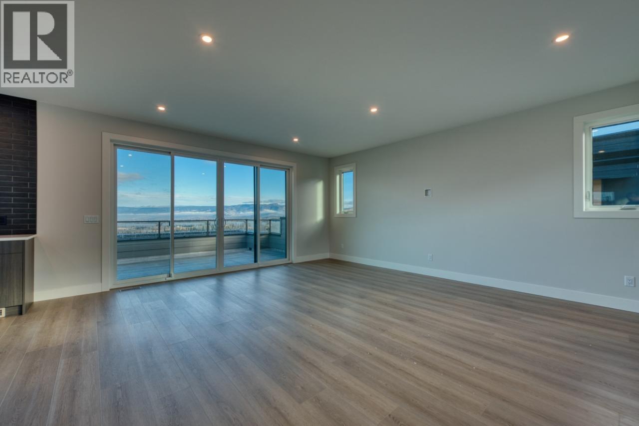  1030 Emslie Street, Kelowna