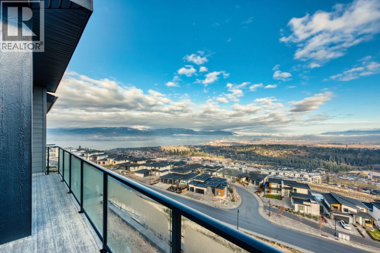  1030 Emslie Street, Kelowna