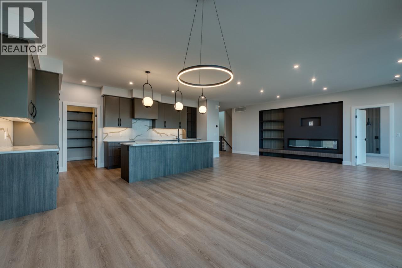  1030 Emslie Street, Kelowna