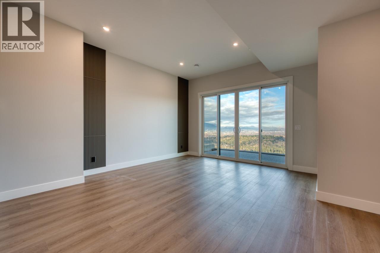  1030 Emslie Street, Kelowna