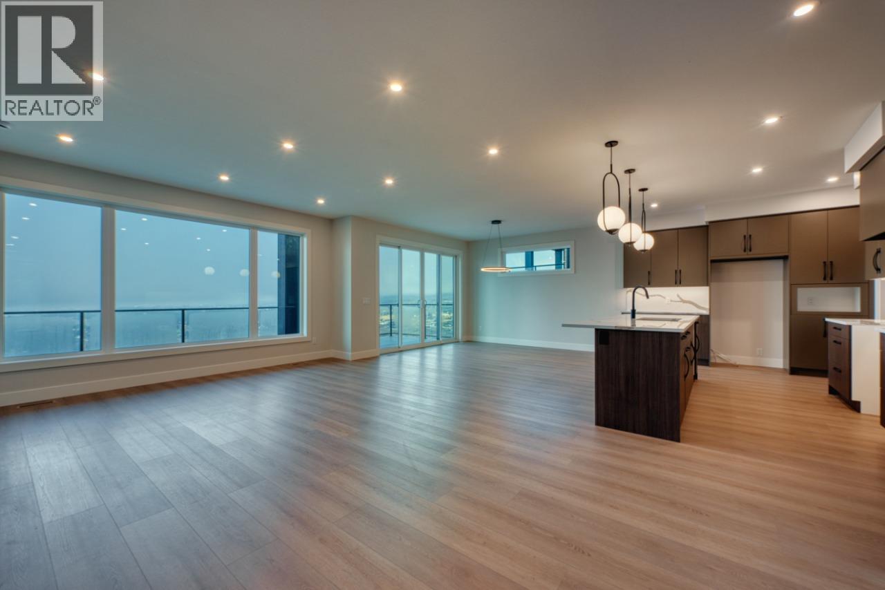  1030 Emslie Street, Kelowna