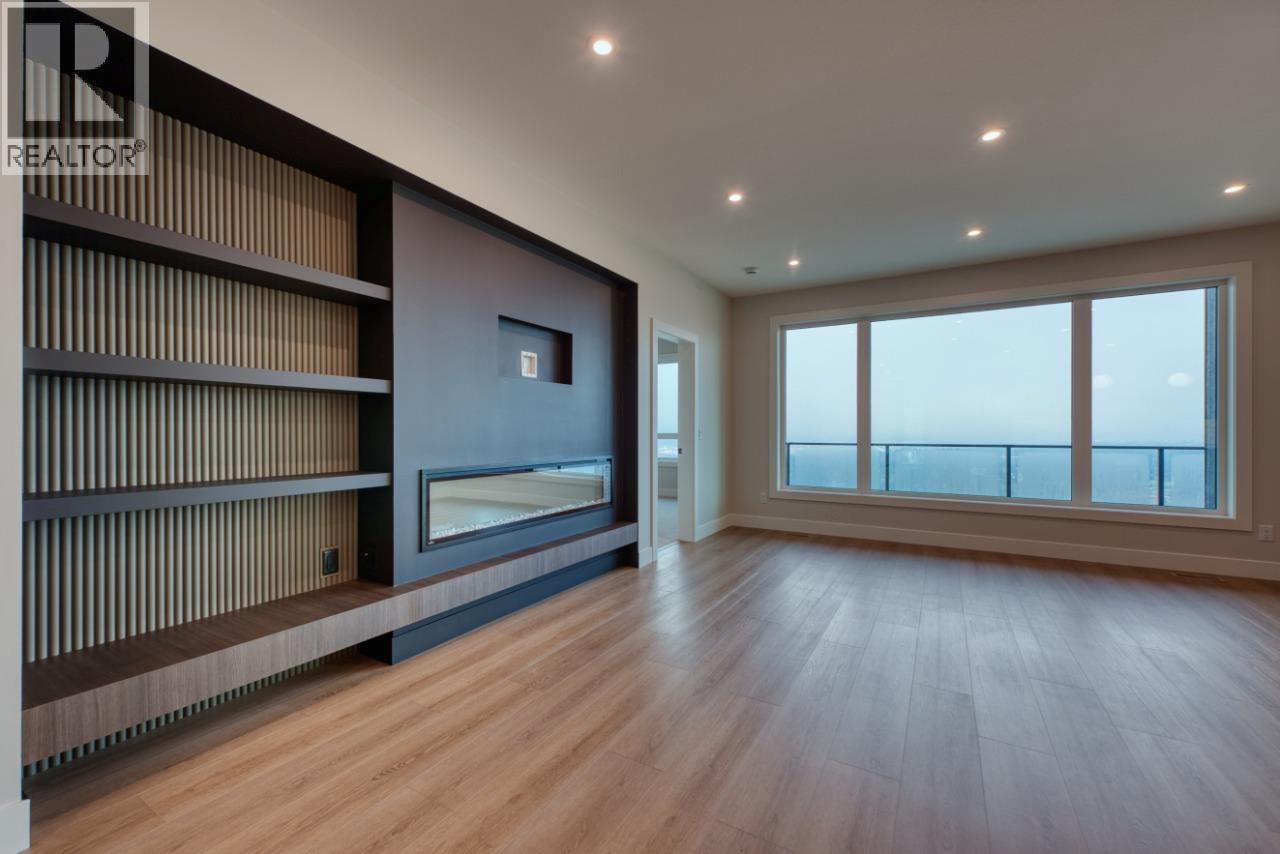  1030 Emslie Street, Kelowna