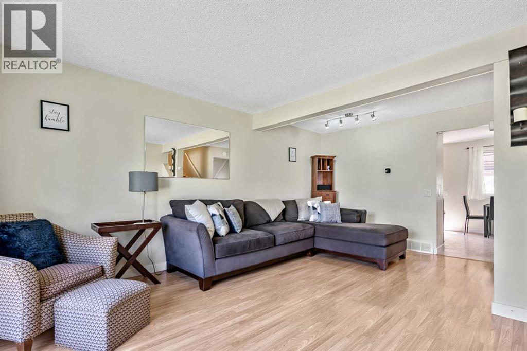 37 Erin Woods Place SE - Image 3