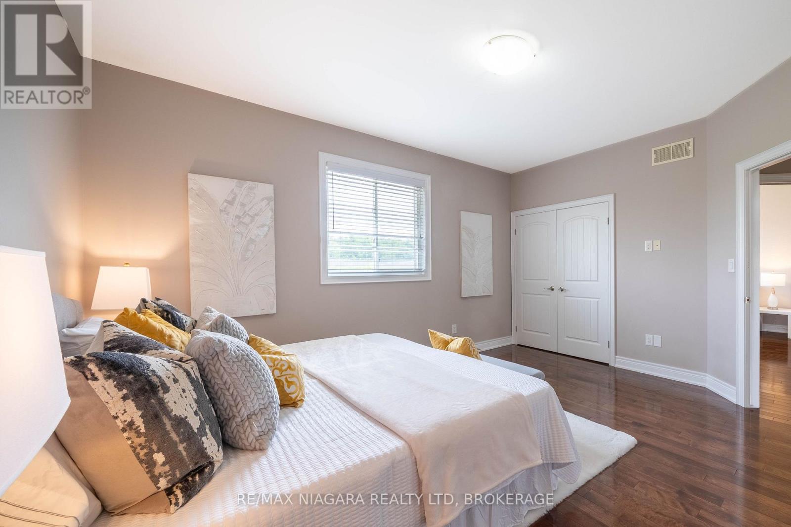 9148 HENDERSHOT BOULEVARD - 33
