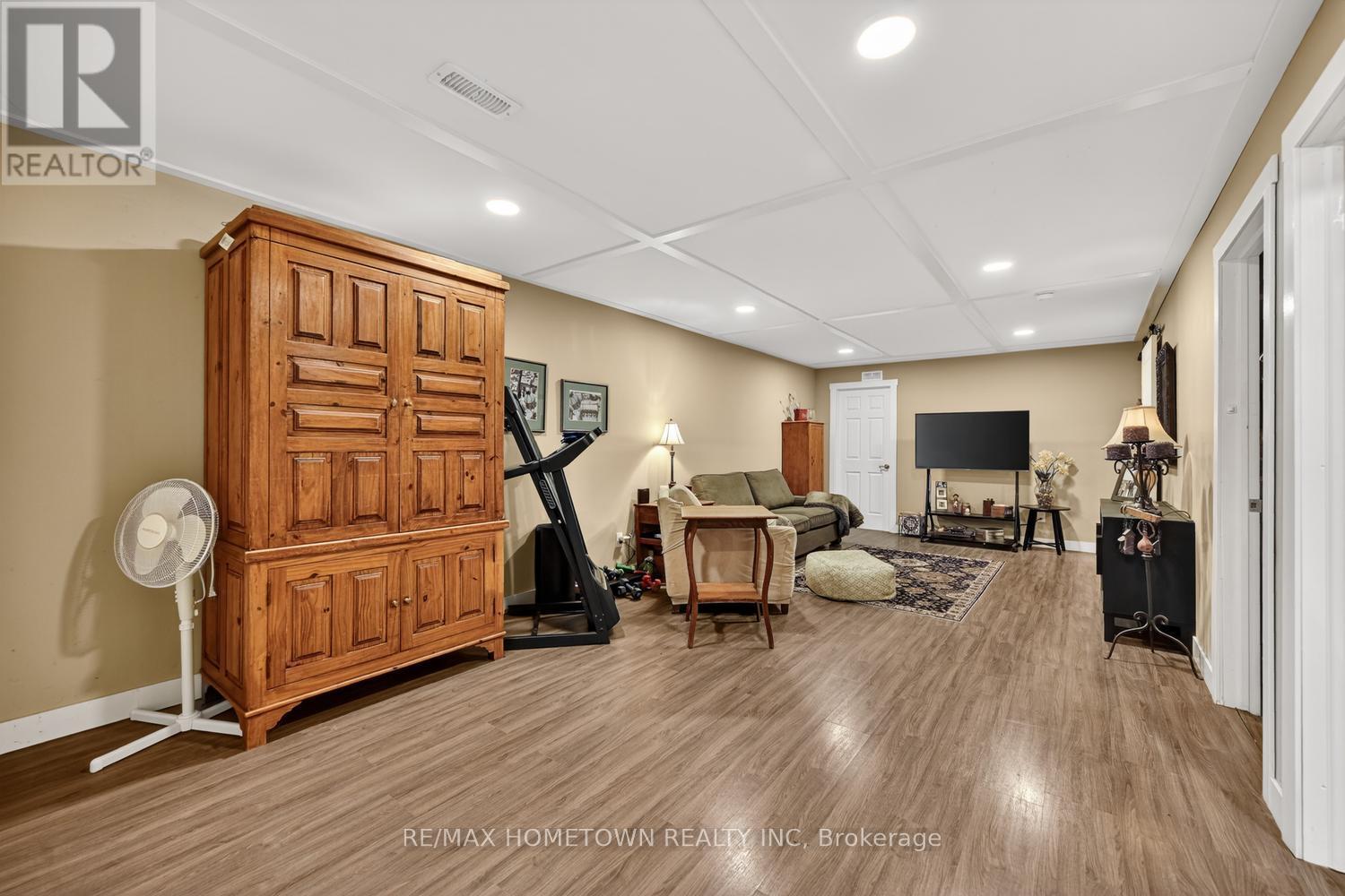 6244 SIXTH CONCESSION - 22