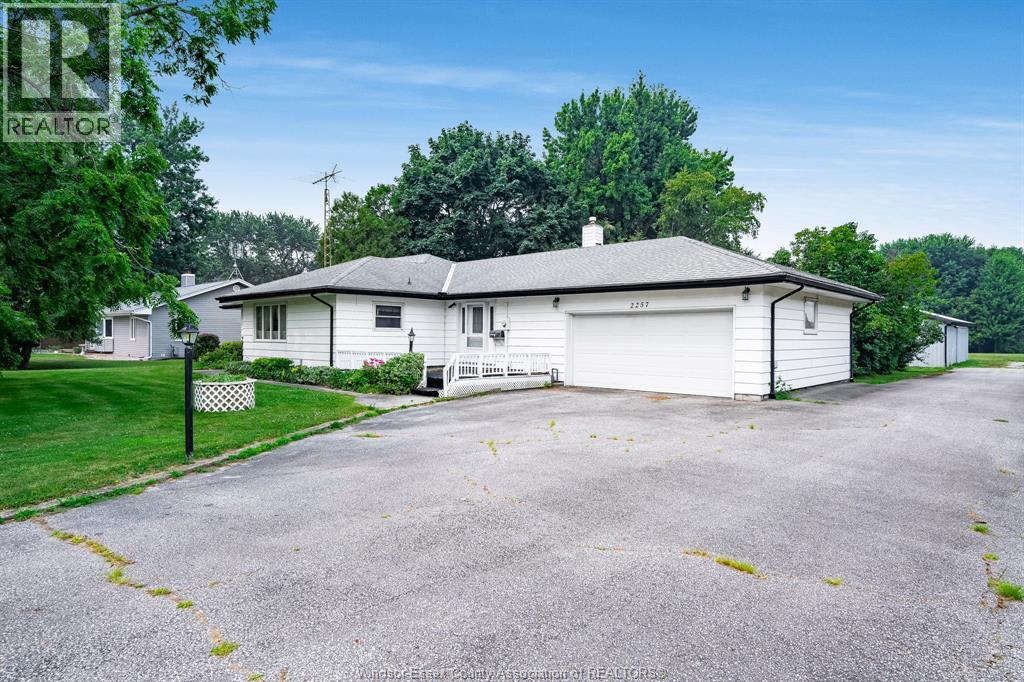2257 Division ROAD North - 1