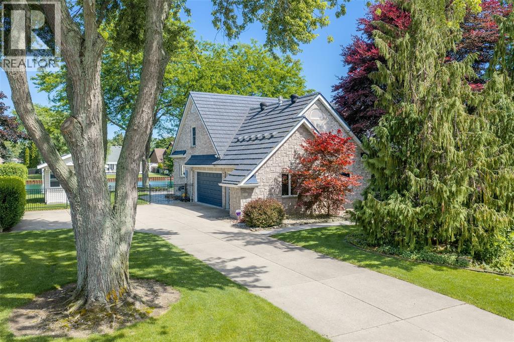 Property for sale at 4784 MAPLEWOOD CRESCENT