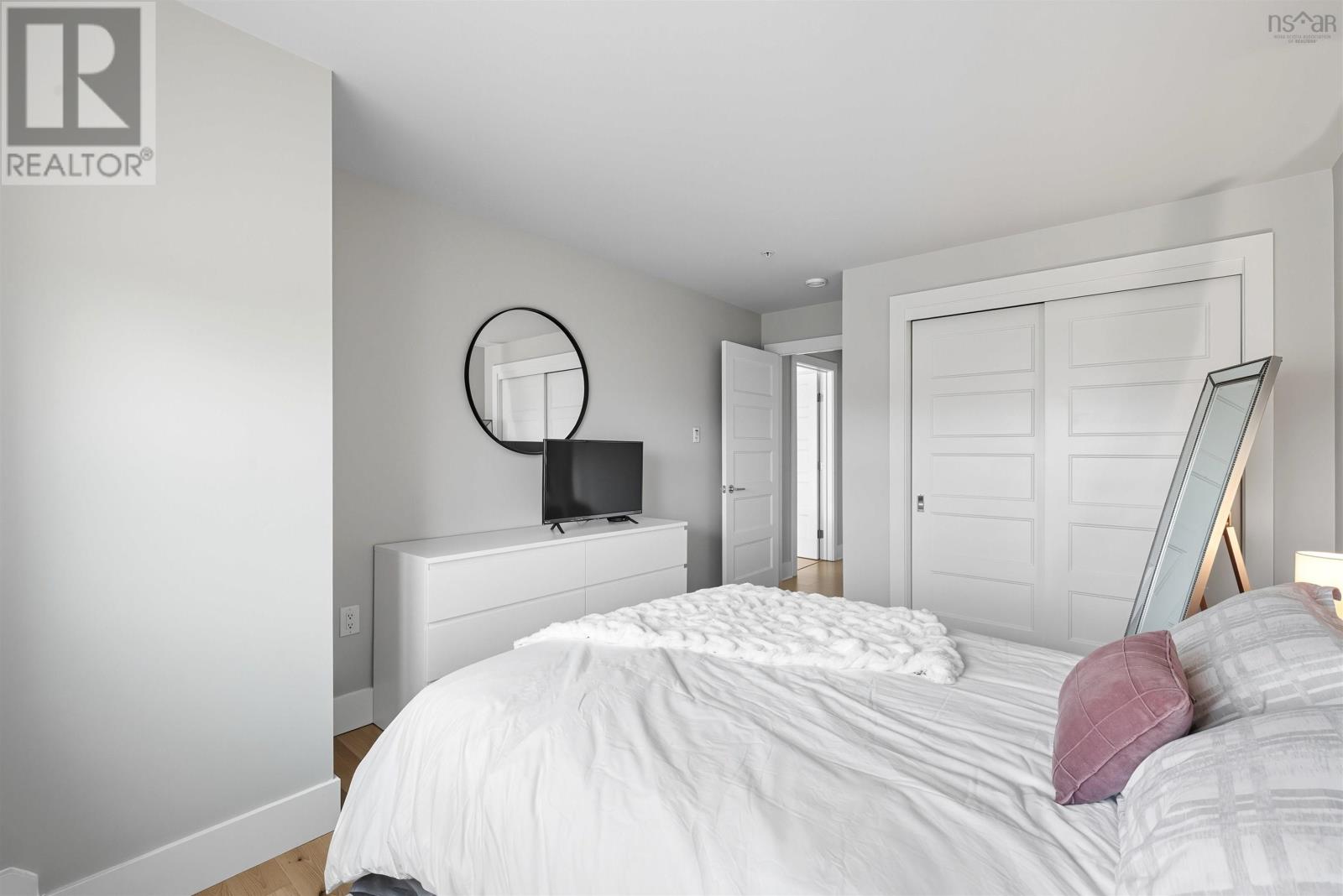#501 15 Kings Wharf Place - 15